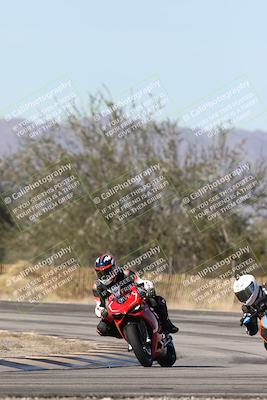 media/Dec-01-2025-Moto Forza (Mon) [[2daa91e15f]]/3-Beginner Group/Session 3 (Turn 3)/